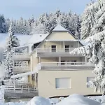 Elegant Terrasse Pied Des Piste Vtt *
